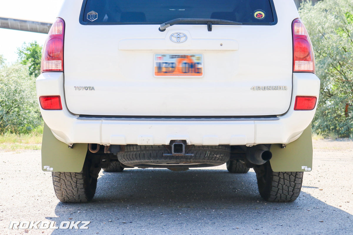 2005 4Runner SR5 Featuring Rokblokz Mud Flaps in Olive W/ White Logo