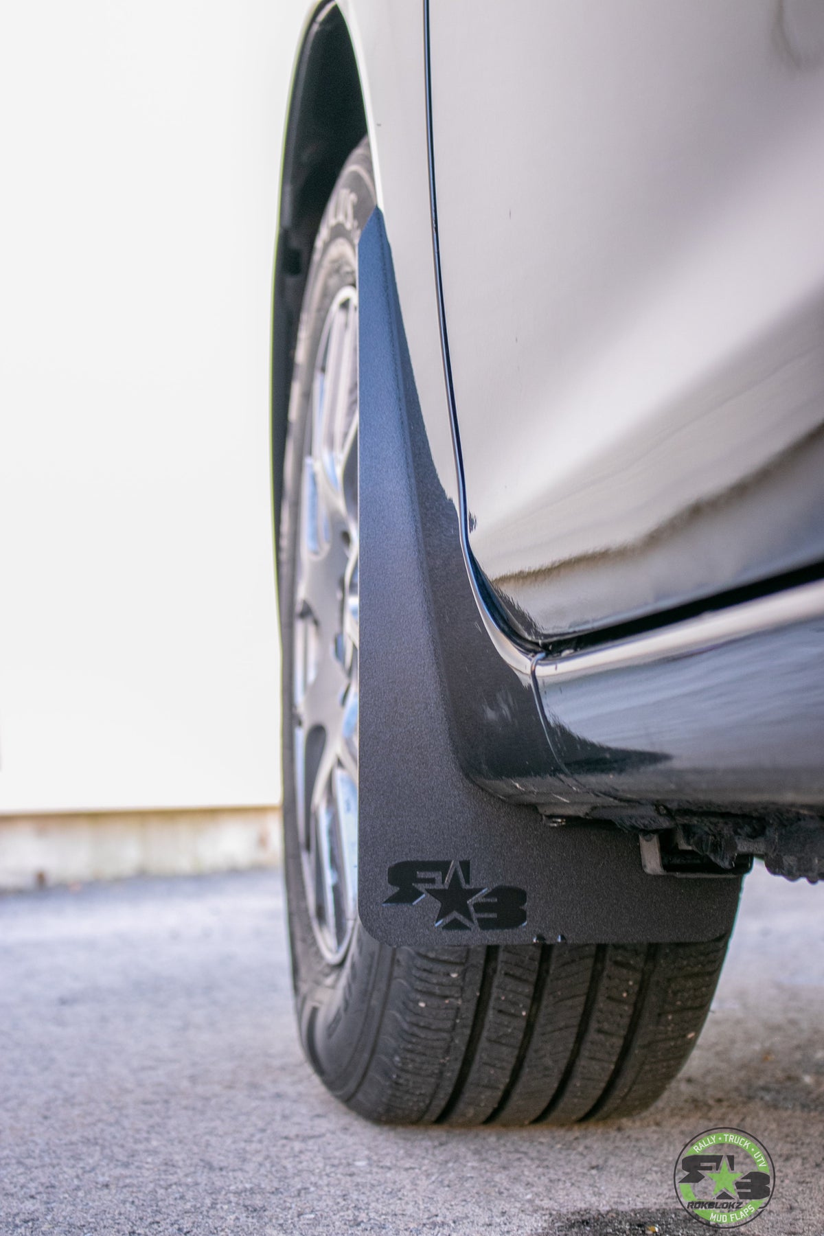 2015 Honda Civic featuring Rokblokz Mud flaps in Black w/ Black logo