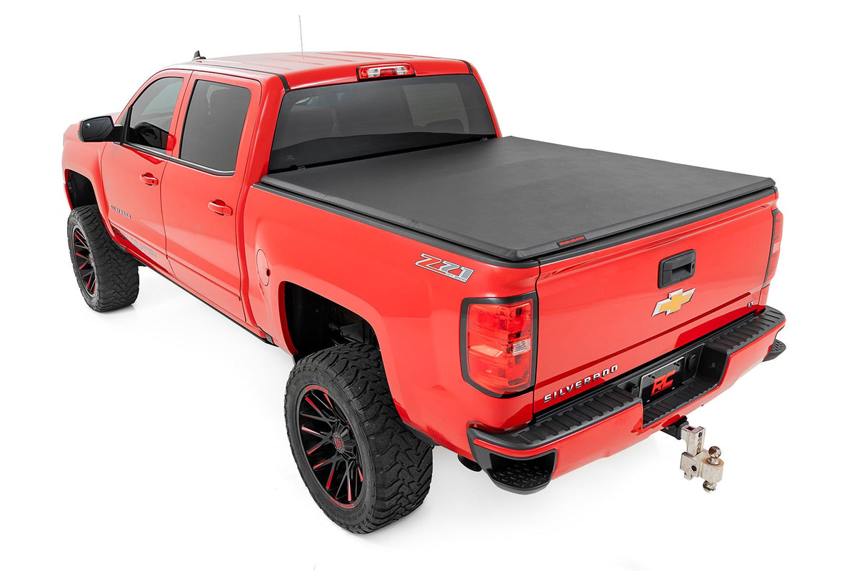 Soft Tri-Fold Bed Cover | 5&#39;9&quot; Bed | Chevy/GMC 1500 (14-18 &amp; Classic)