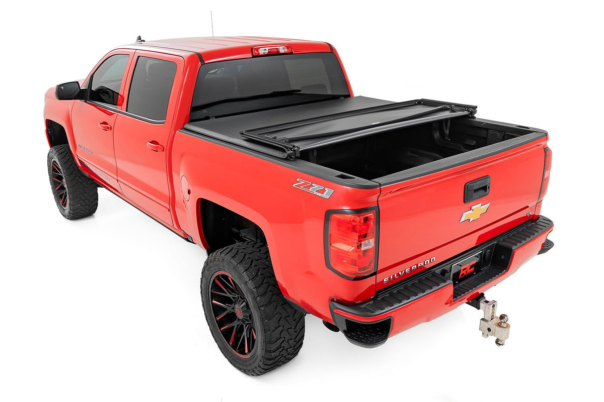 Soft Tri-Fold Bed Cover | 5&#39;9&quot; Bed | Chevy/GMC 1500 (14-18 &amp; Classic)