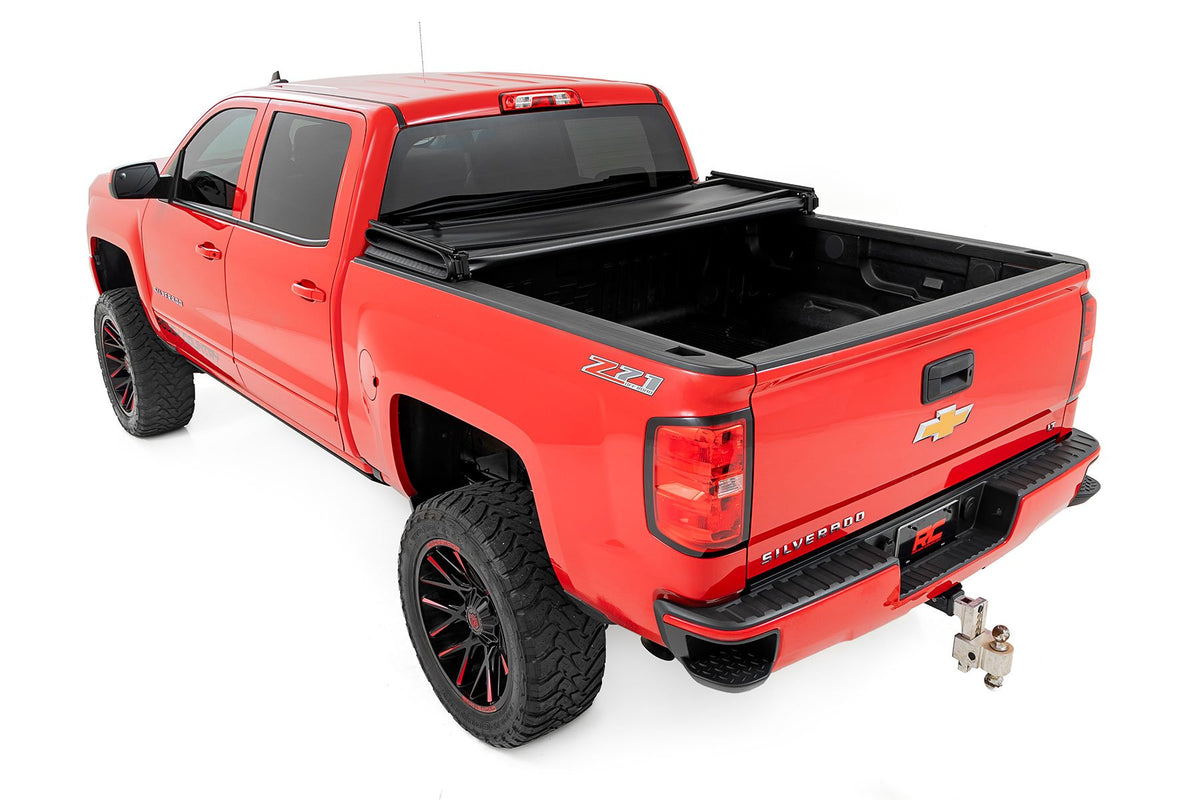 Soft Tri-Fold Bed Cover | 5&#39;9&quot; Bed | Chevy/GMC 1500 (14-18 &amp; Classic)