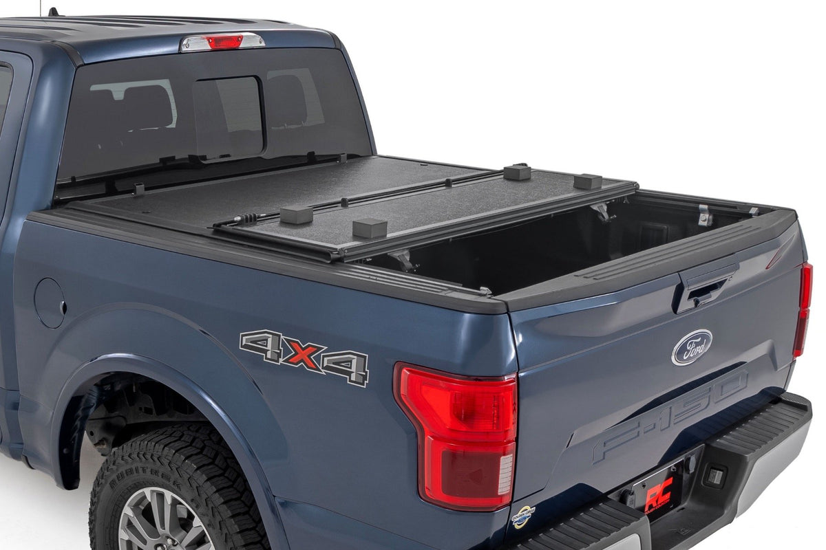 Hard Low Profile Bed Cover | 5&#39;7&quot; Bed | Ford F-150 (15-20)/Raptor (17-20) 