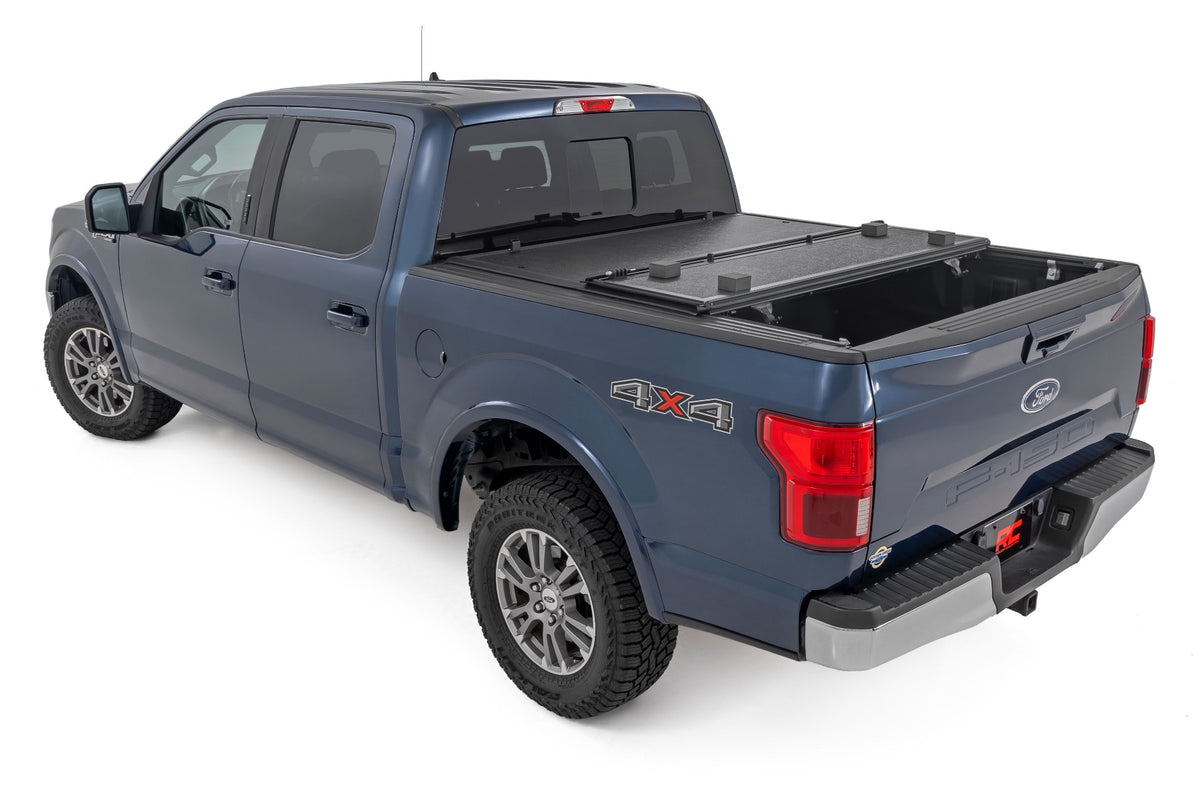 Hard Low Profile Bed Cover | 5&#39;7&quot; Bed | Ford F-150 (15-20)/Raptor (17-20) 