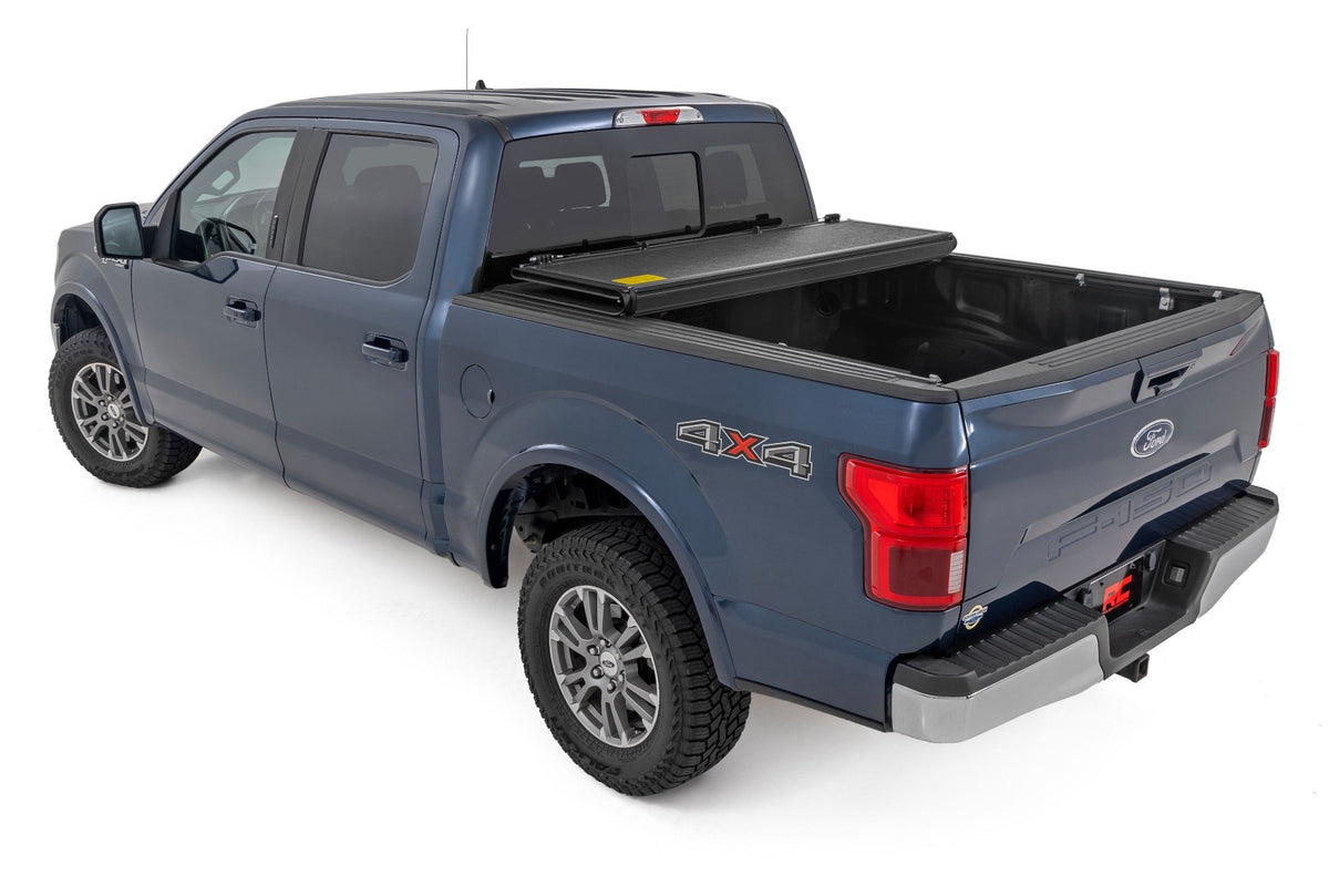 Hard Low Profile Bed Cover | 5&#39;7&quot; Bed | Ford F-150 (15-20)/Raptor (17-20) 