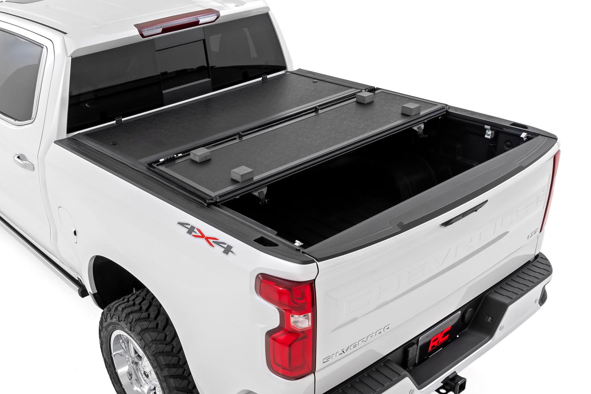 Hard Low Profile Bed Cover | 5&#39;9&quot; Bed | Chevy/GMC 1500 (19-24)