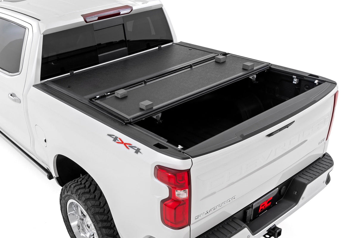 Hard Low Profile Bed Cover | 5&#39;9&quot; Bed | Rail Caps | Chevy/GMC 1500/2500HD/3500HD (14-19)