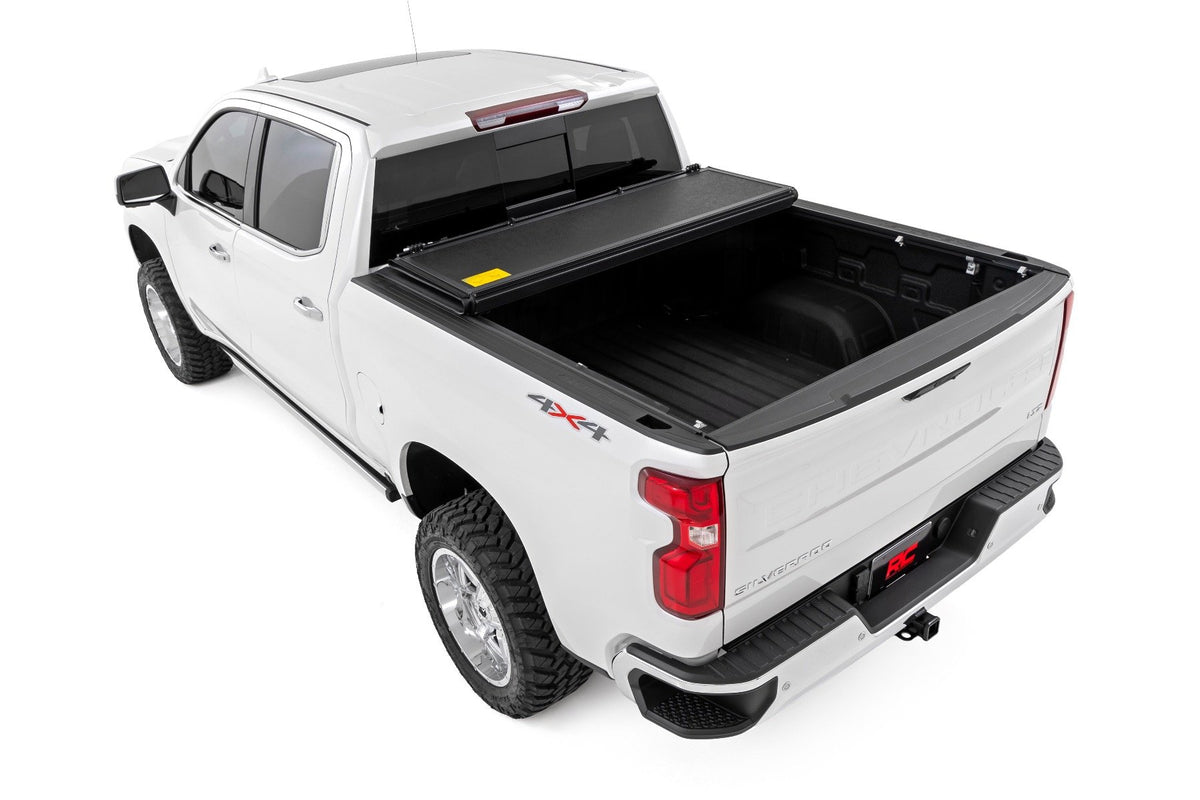 Hard Low Profile Bed Cover | 5&#39;9&quot; Bed | Rail Caps | Chevy/GMC 1500/2500HD/3500HD (14-19)