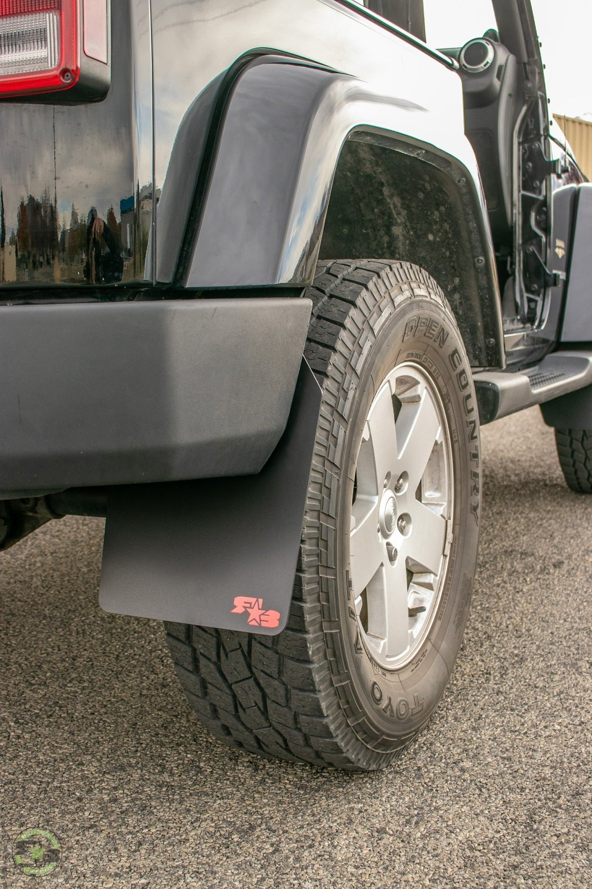 JK Wrangler FT. Rokblokz Quick Detach Mud Flaps in Original - rear 2