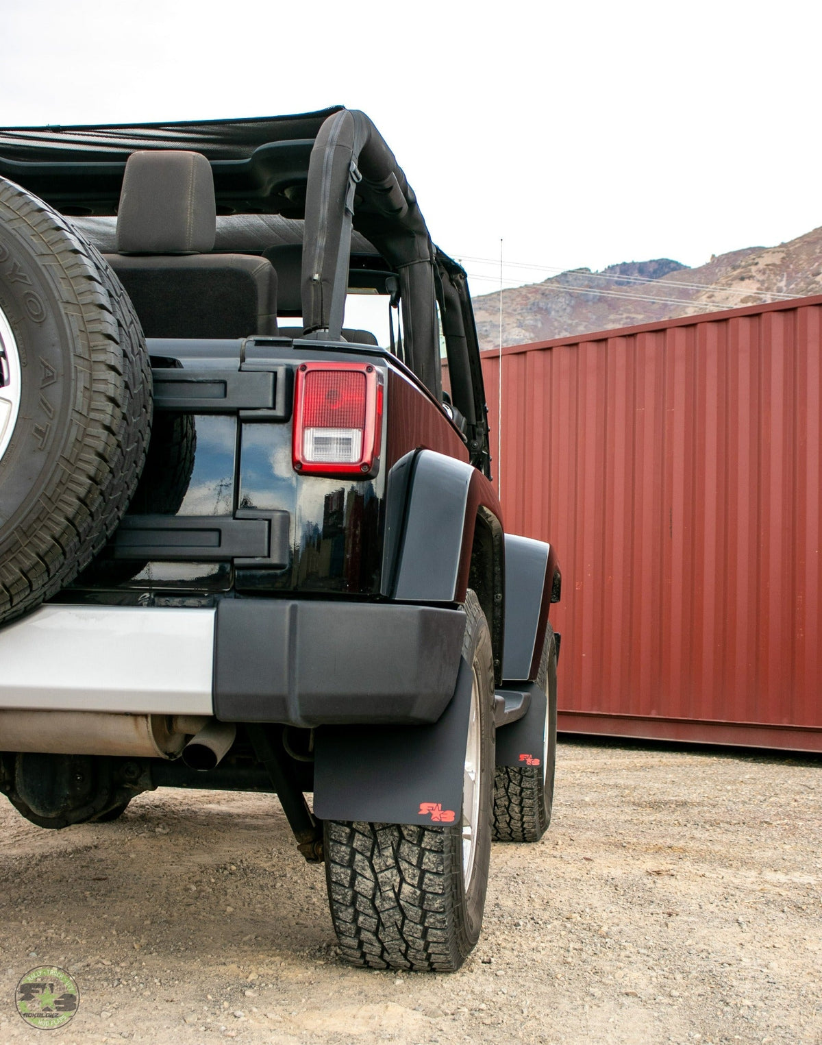 JK Wrangler FT. Rokblokz Quick Detach Mud Flaps in Original - side view