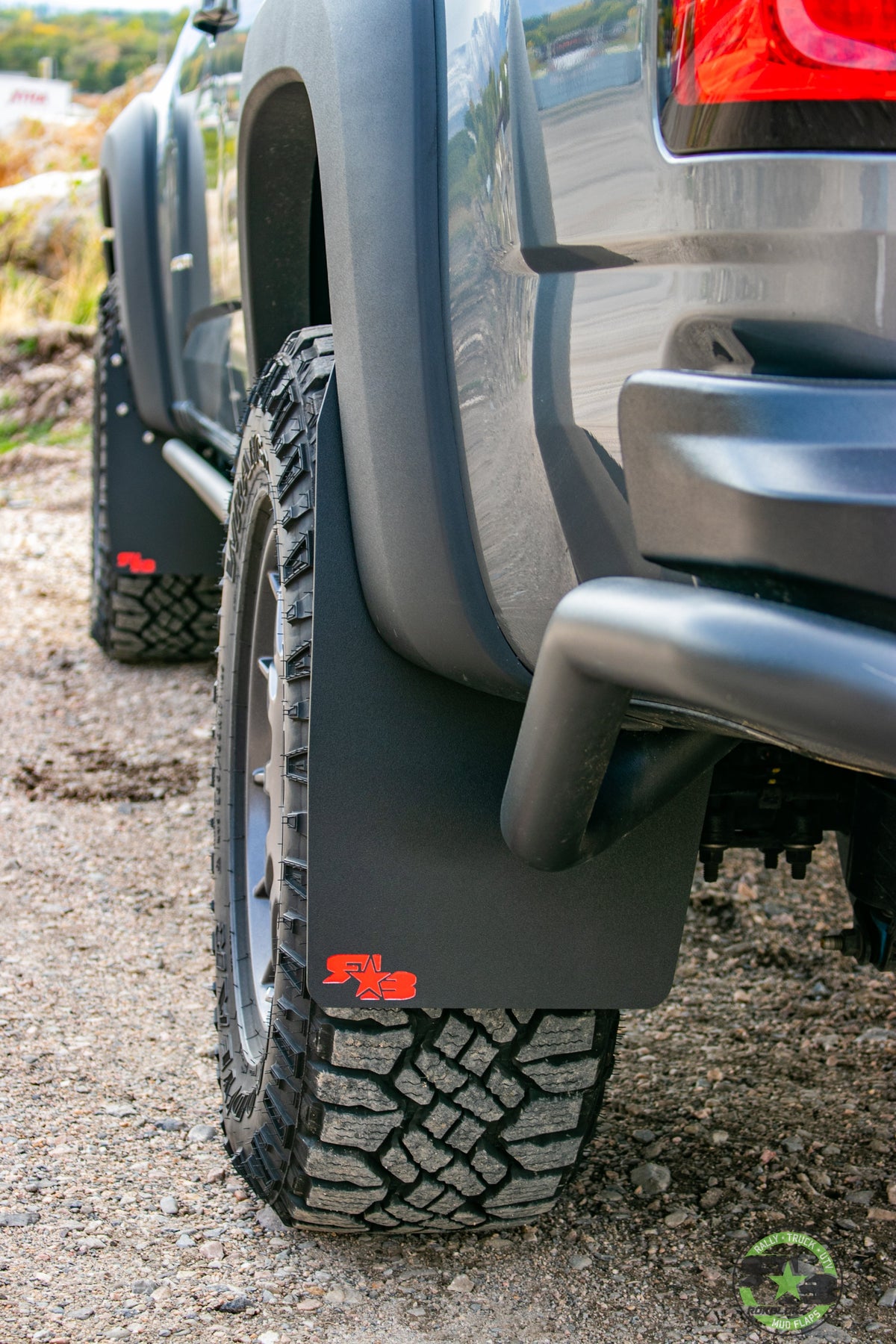 2019 ZR2 Bison featuring Rokblokz Mud Flaps