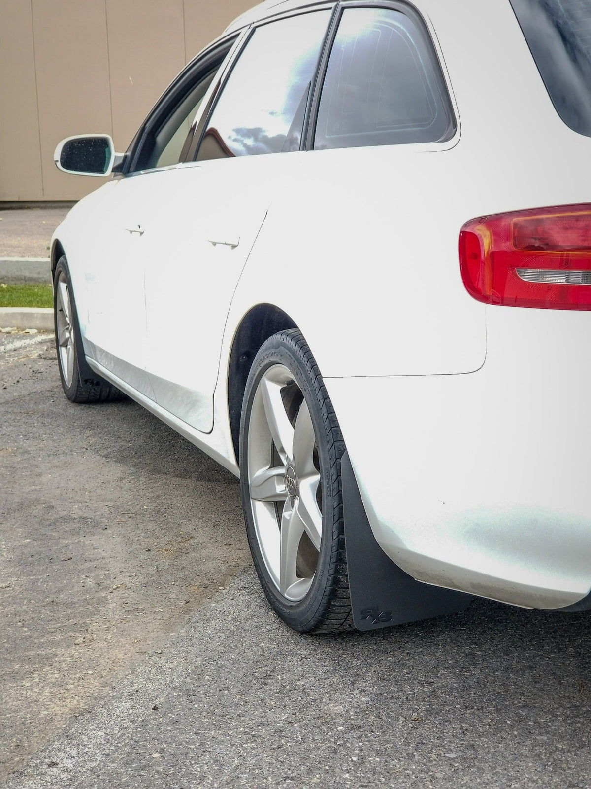 08-11 Audi A4 Wagon FT Rokblokz Rally Mud Flaps in Original