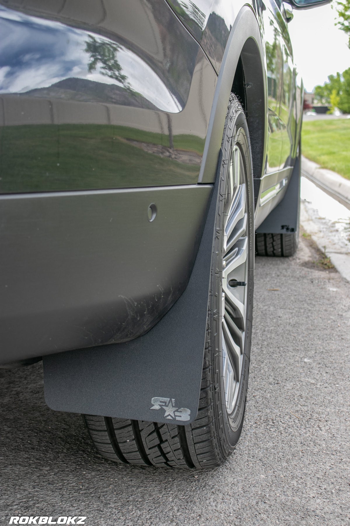 2019 Ford Explorer FT. Rokblokz Mud Flaps in Original Size