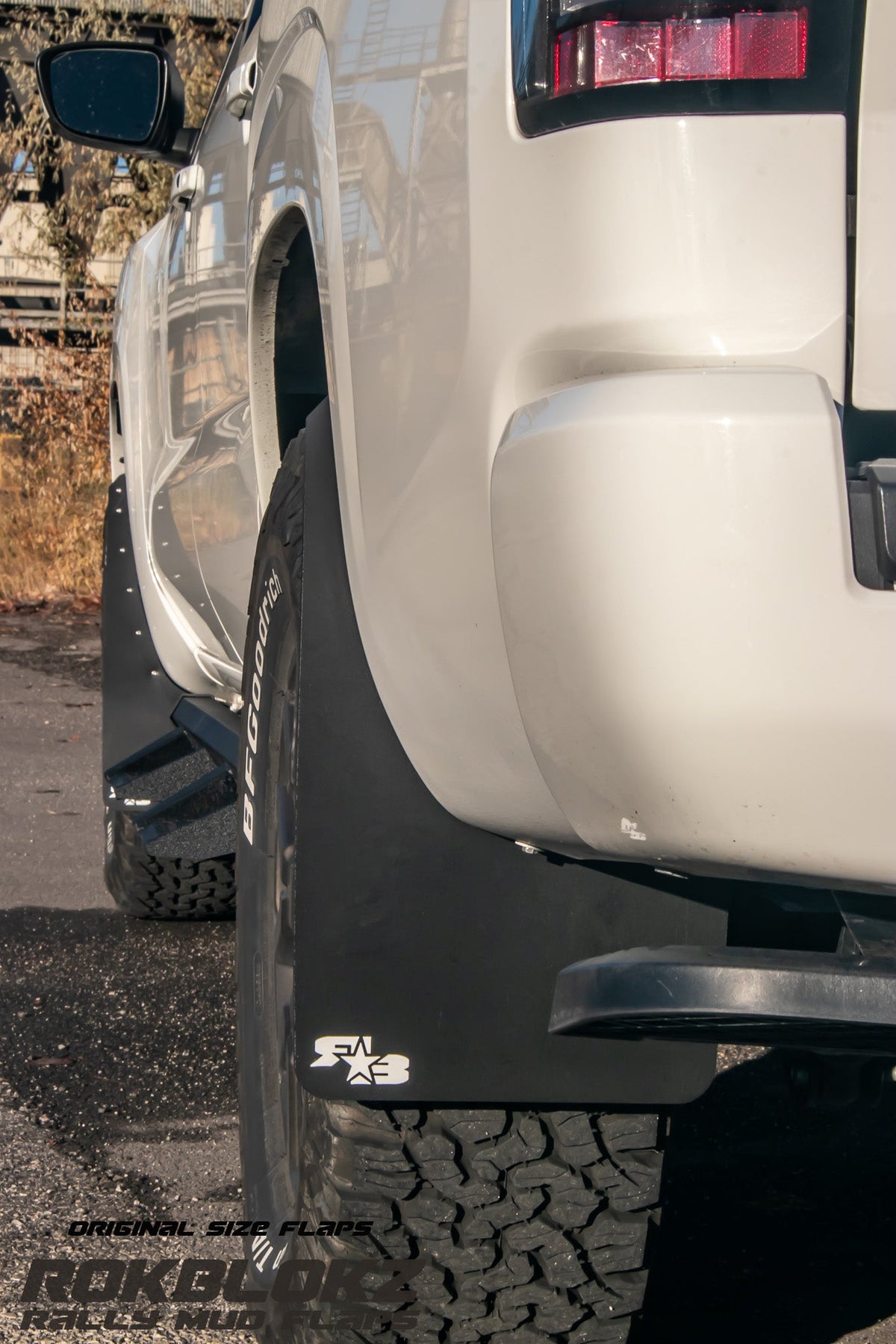 22+ Nissan Frontier SV Featuring Rokblokz Mud Flaps in Black .2