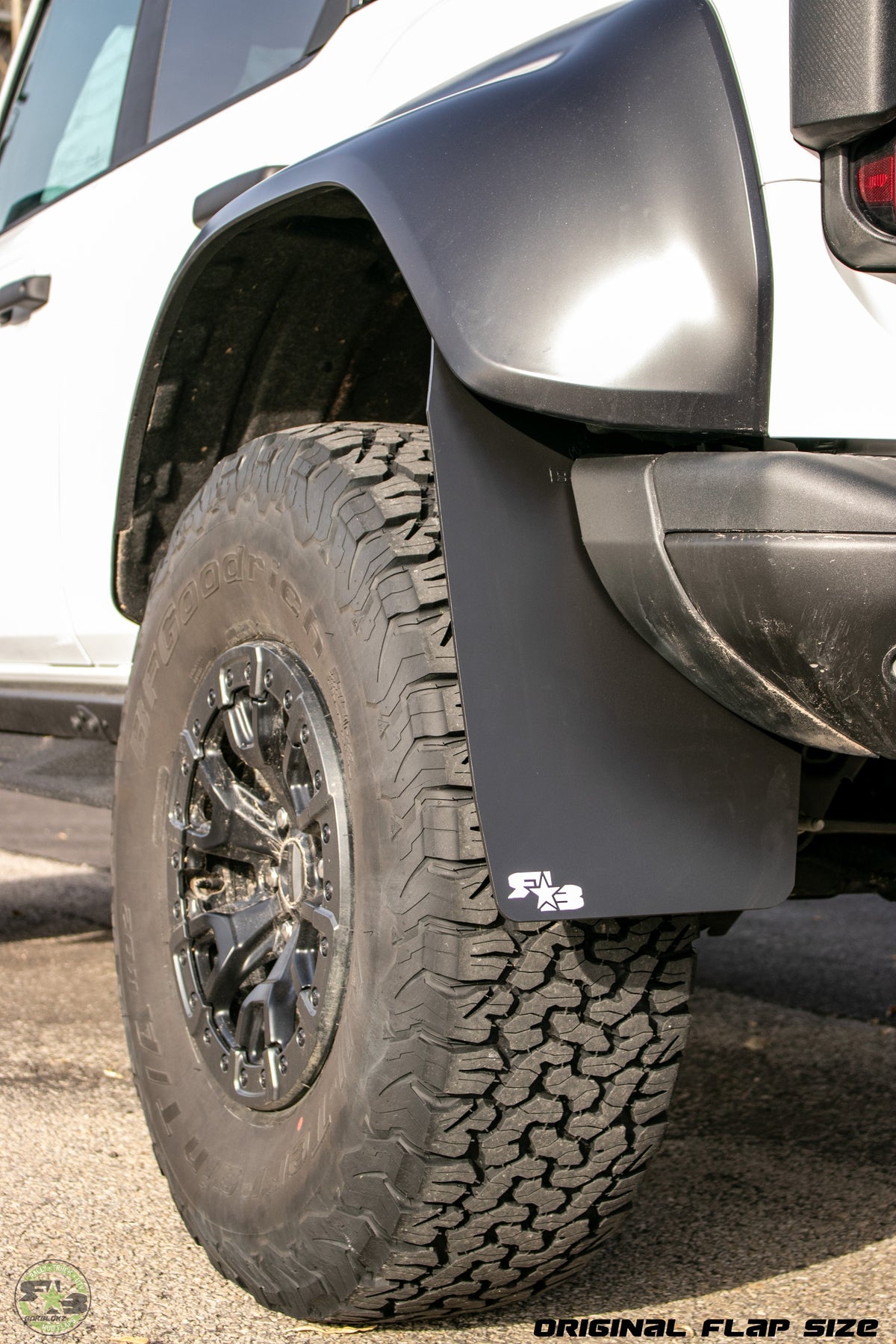 2022 Ford Bronco Raptor featuring Rokblokz Mud flaps