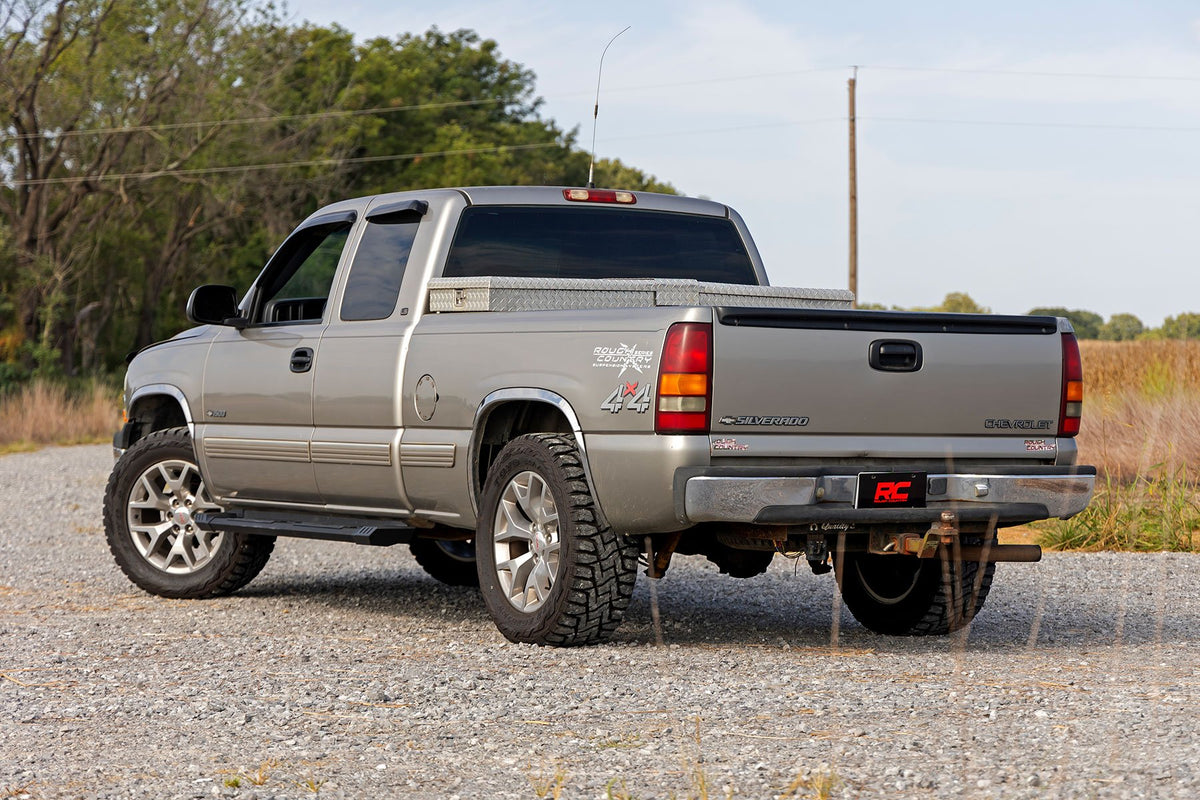 HD2 Aluminum Running Boards | Ext Cab | Chevy/GMC 1500 (99-06 &amp; Classic)