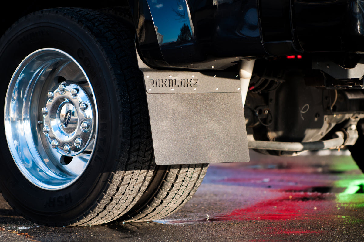 17 Ford F-350 Featuring Rokblokz Step Back Mud Flap 