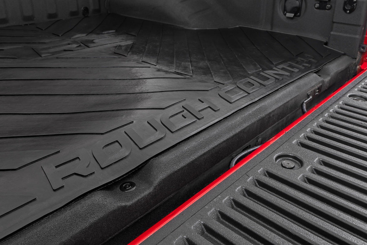 Bed Mat | 5&#39; Bed | RC Logo | Nissan Frontier 2WD/4WD (2005-2024)