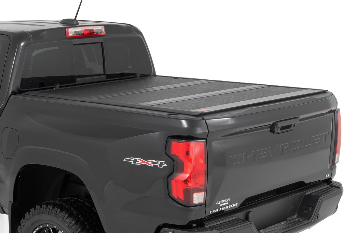 Hard Low Profile Bed Cover | 5&#39; Bed | Chevy/GMC Canyon/Colorado (15-22)