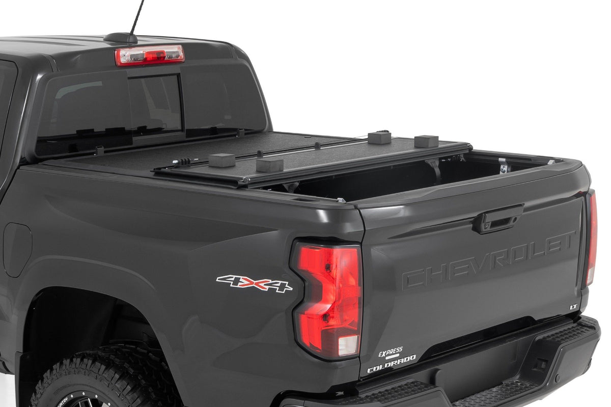 Hard Low Profile Bed Cover | 5&#39; Bed | Chevy/GMC Canyon/Colorado (15-22)