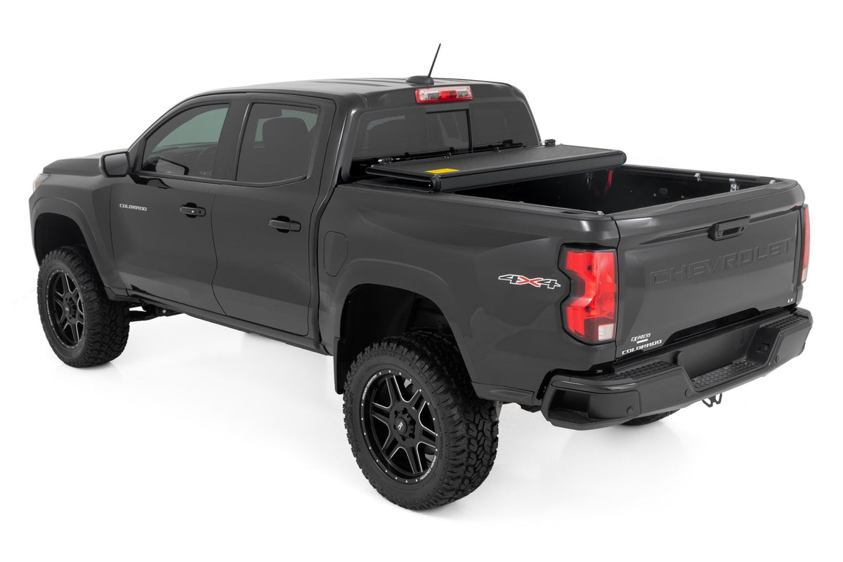 Hard Low Profile Bed Cover | 5&#39; Bed | Chevy/GMC Canyon/Colorado (15-22)