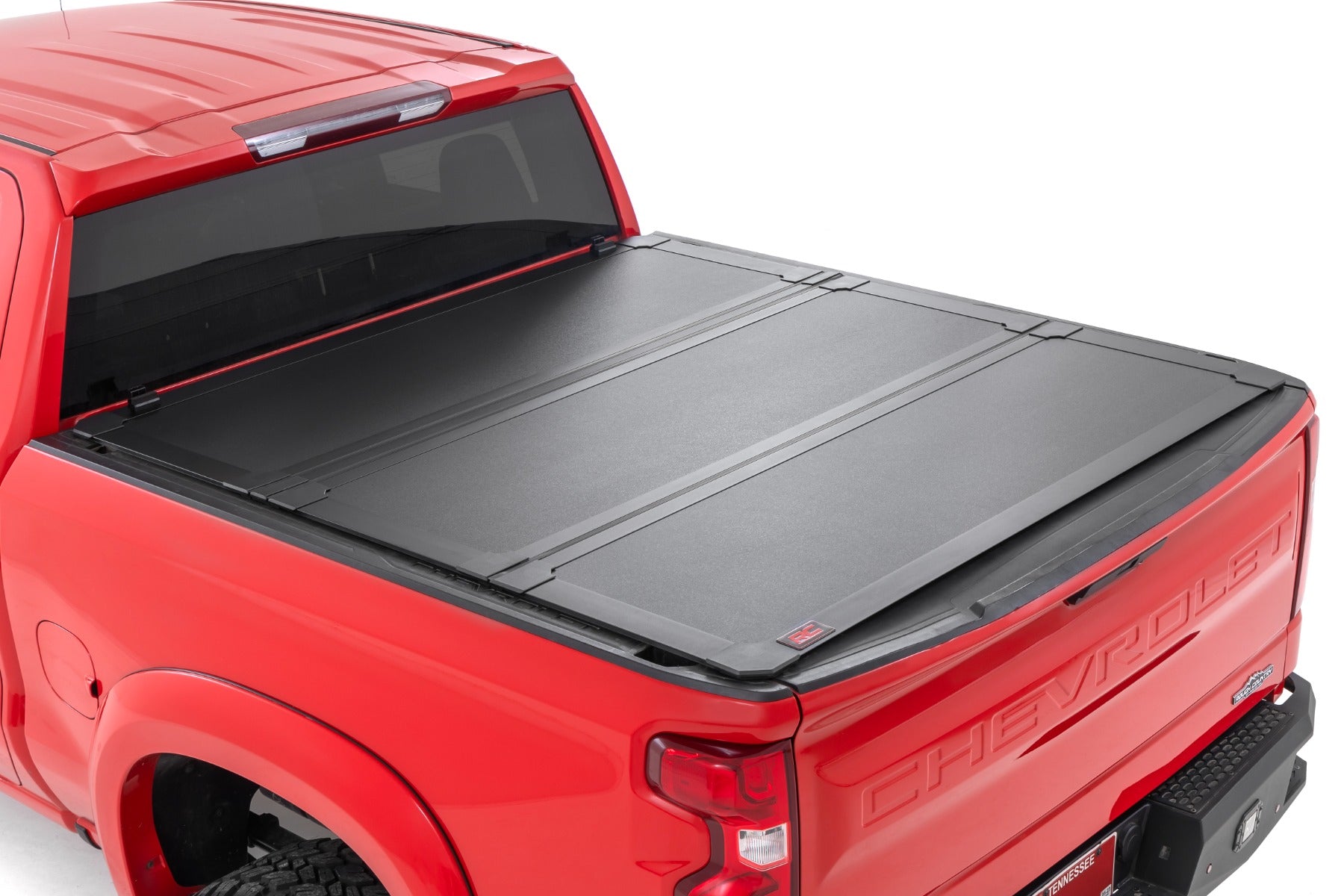 Hard Flush Mount Bed Cover | 5'10" Bed | Chevy/GMC 1500 (19-24)