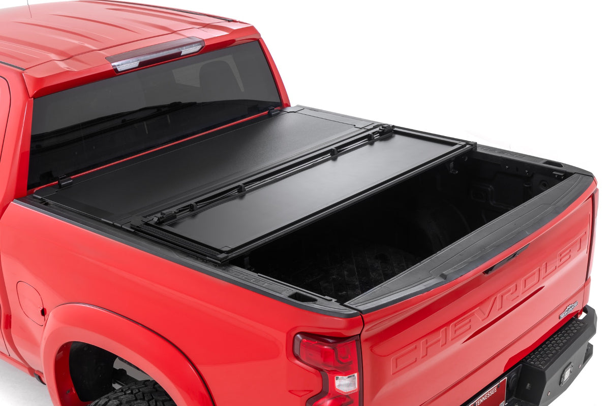 Hard Flush Mount Bed Cover | 5&#39;10&quot; Bed | Chevy/GMC 1500 (19-24)