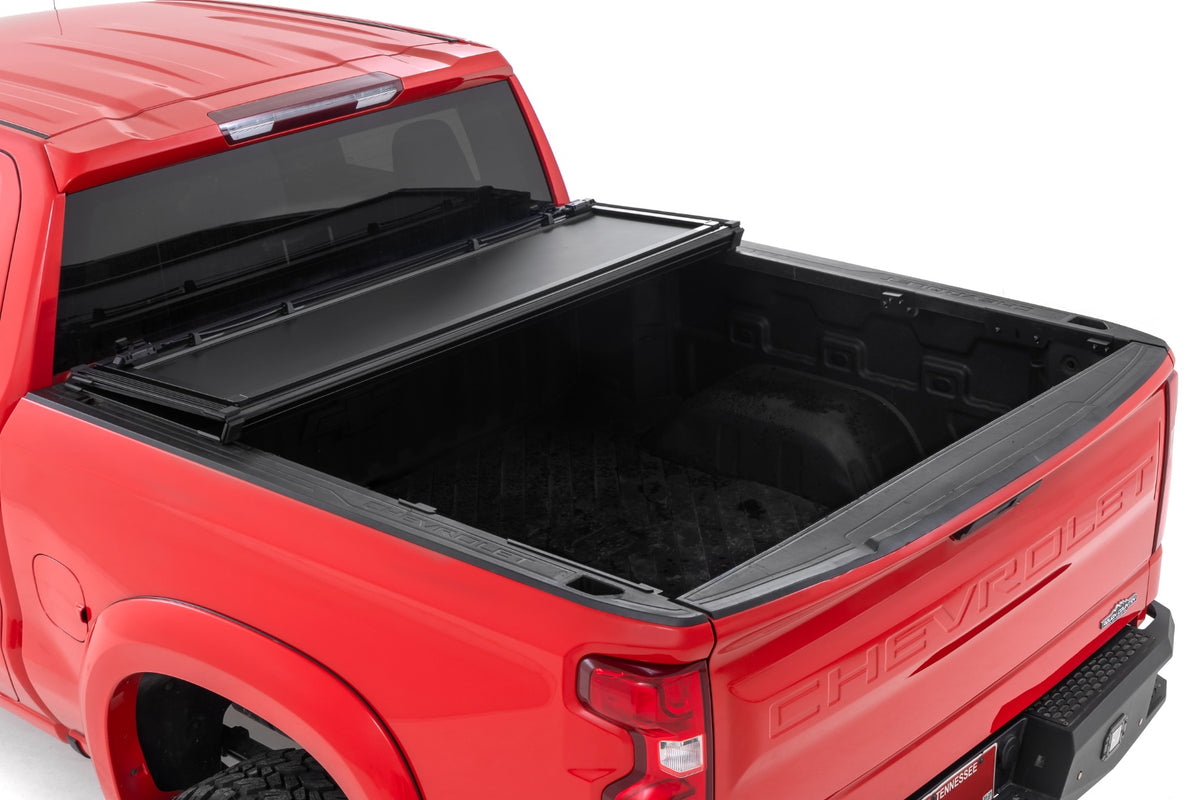 Hard Flush Mount Bed Cover | 5&#39;10&quot; Bed | Chevy/GMC 1500 (19-24)