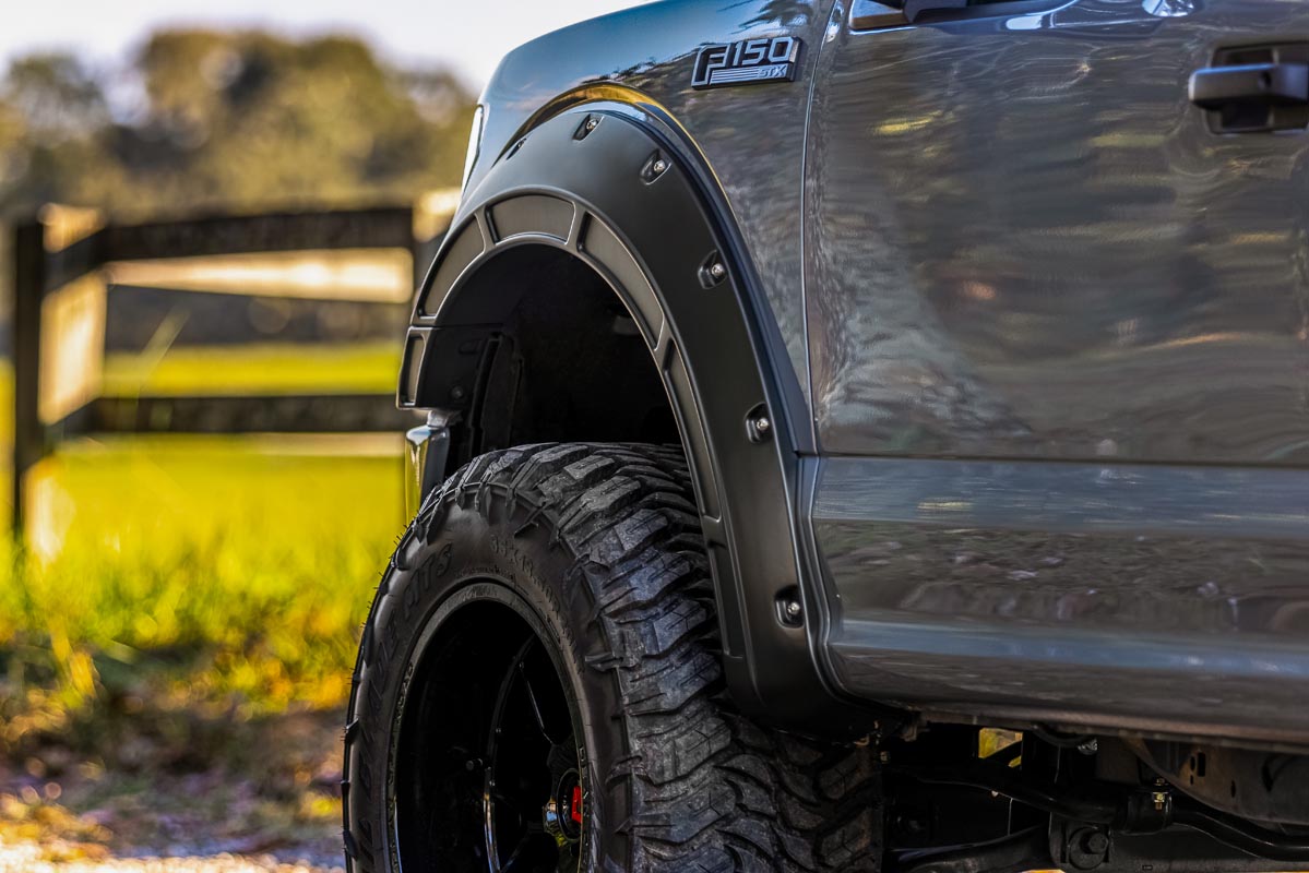 Fender Flares | Defender | UH Tuxedo Black Metallic | Ford F-150 (15-20)