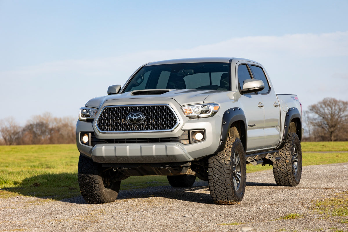 Pocket Fender Flares | 040 Super White | Toyota Tacoma 2WD/4WD (2016-2023)