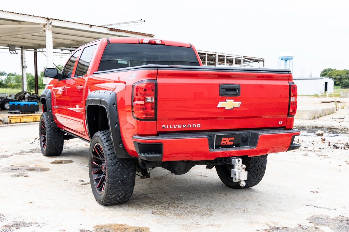 Fender Flares | Defender | 6&#39;7&quot; &amp; 8&#39; Bed | Silver | Chevy Silverado 1500 (14-18)